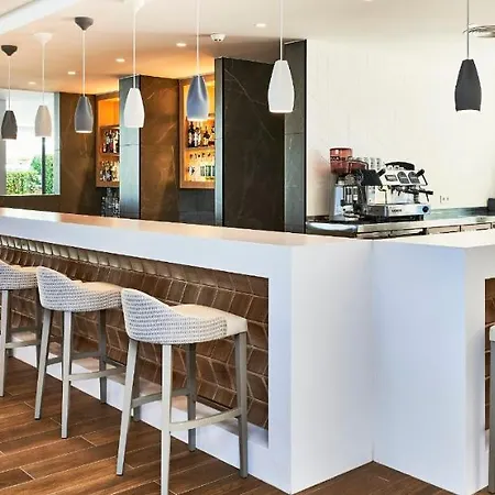 & S'entrador Playa 4*