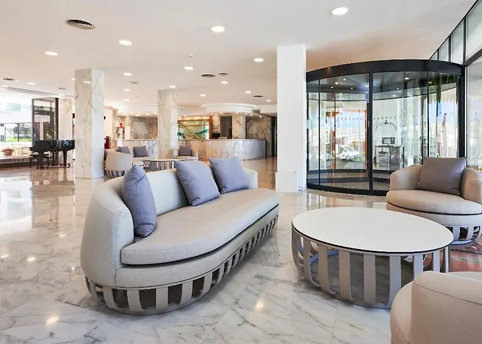 ホテル＆スパ サントラドール プラヤ カラ・ラトハダ