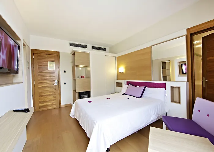 & S'entrador Playa Hotel