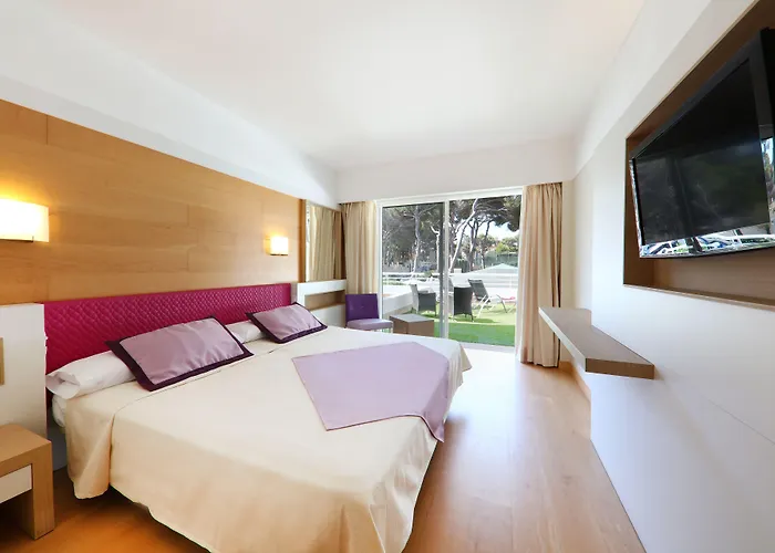 מלון & S'entrador Playa 4*