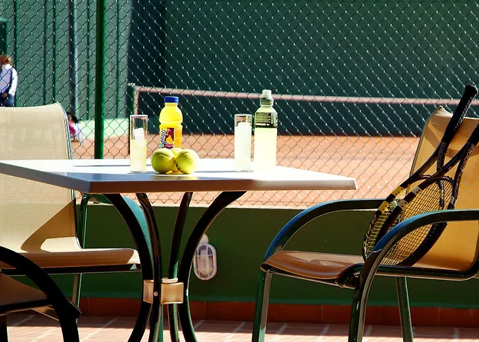 & S'entrador Playa מלון 4*