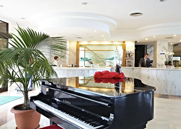 & S'entrador Playa Hotel 4*