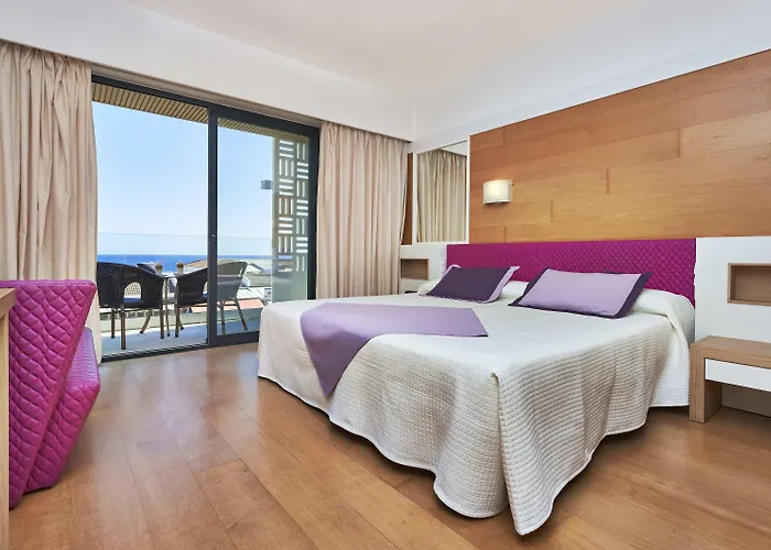 מלון & S'entrador Playa