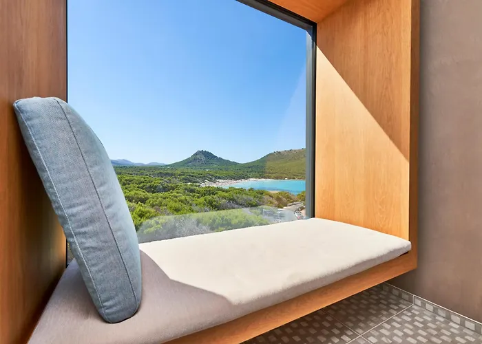 & S'entrador Playa Hotell